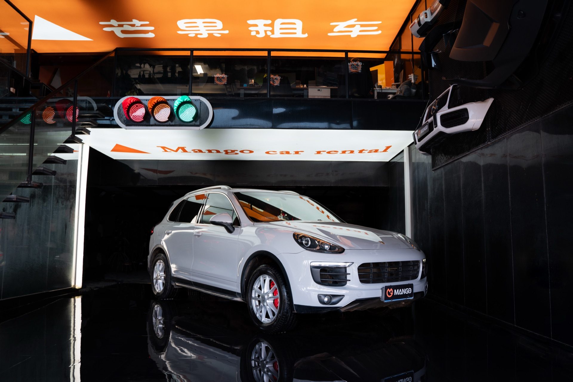 保时捷 卡宴 (灰色)