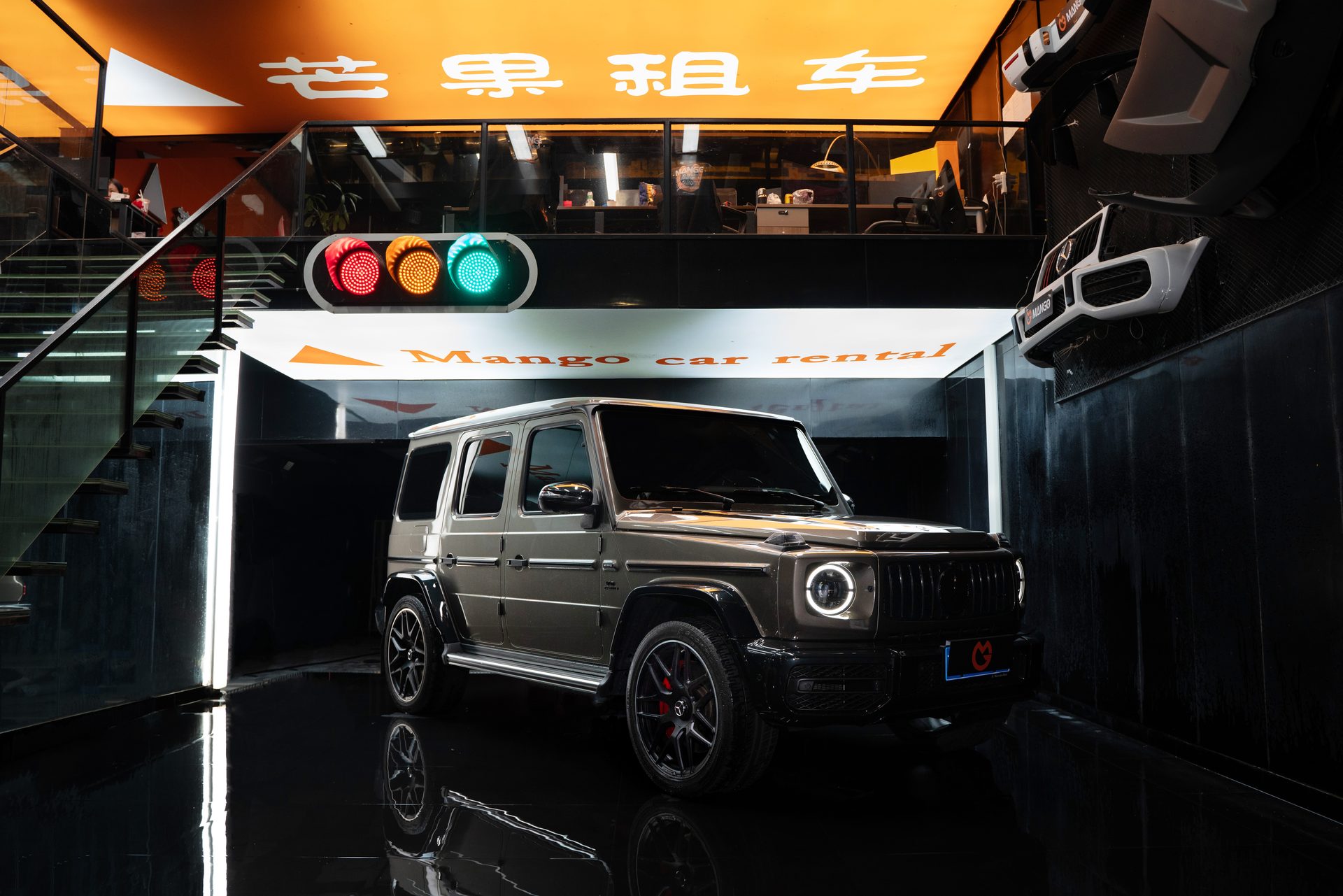 奔驰 G63 AMG 金色