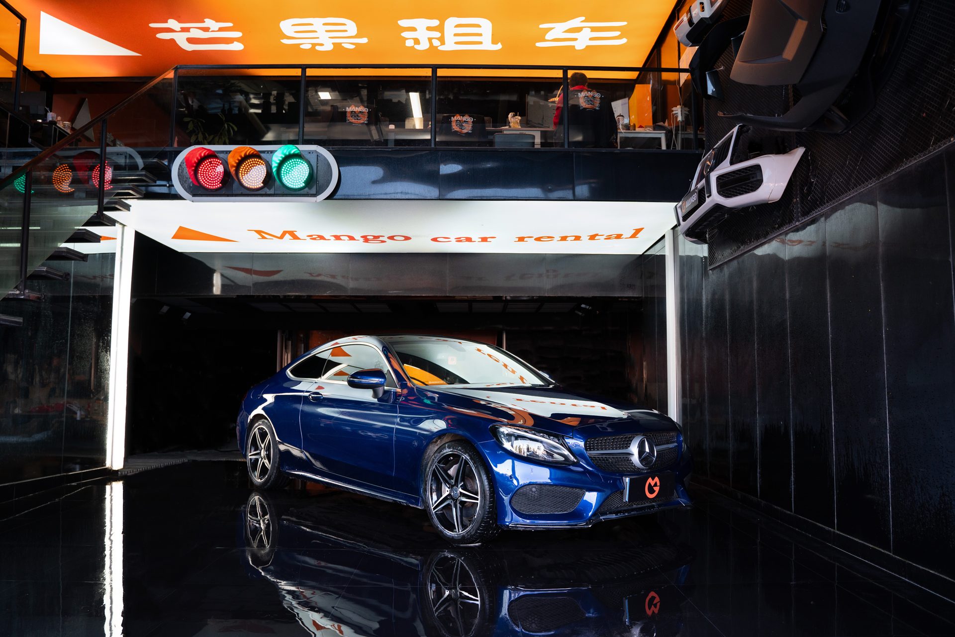 奔驰 C200（蓝色）