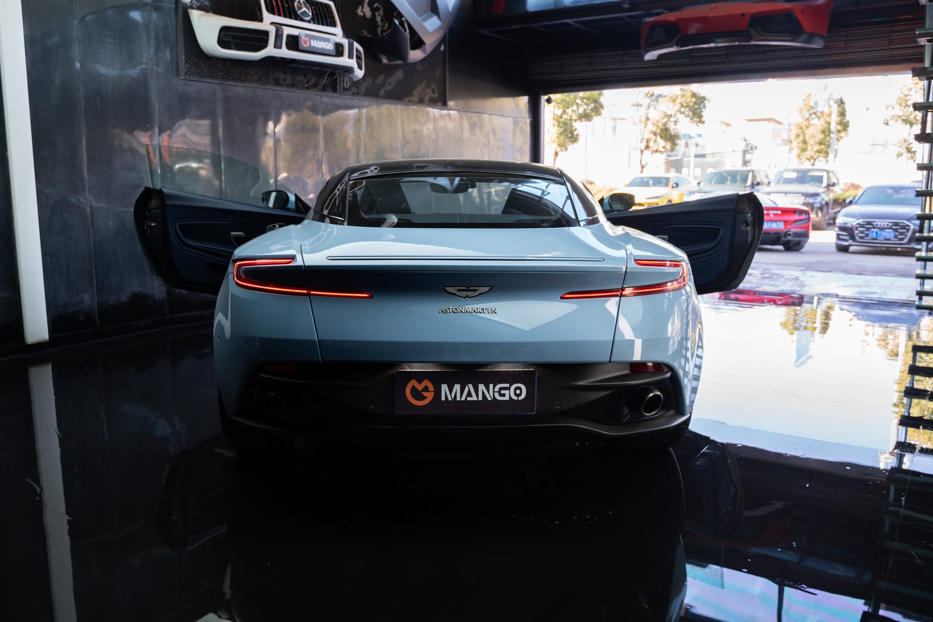 阿斯顿马丁细节